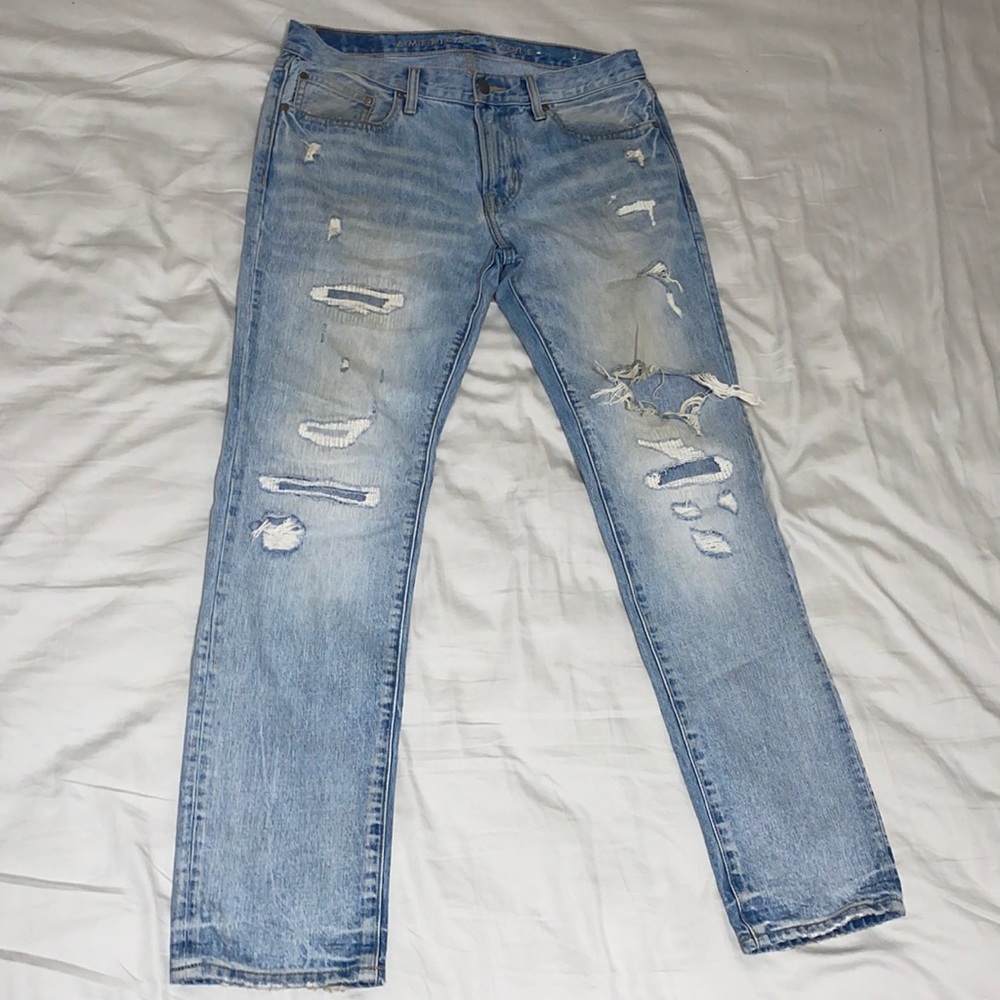 Light denim AMERICAN EAGLE distressed men jean size 32/32